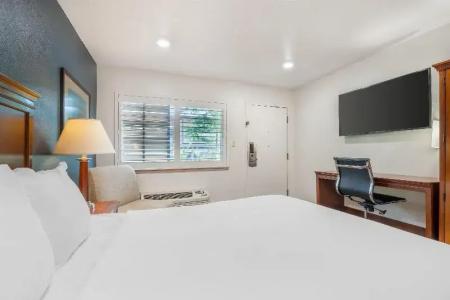 Best Western Plus Clocktower Inn - 120