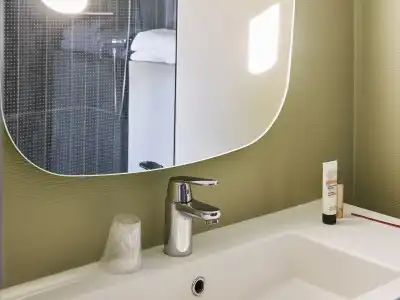 Ibis Paris Canal Saint Martin - 6