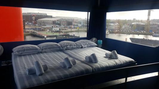 Botel - 7