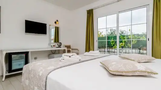 Avlu Alacati Butik Otel - 56