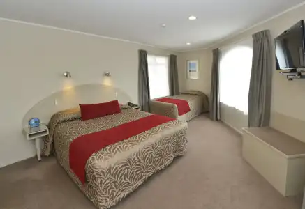 Brougham Heights Motel - 4