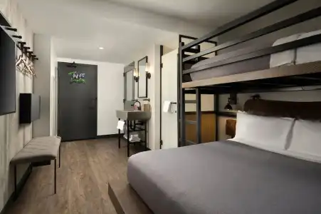 Moxy Chicago Downtown - 68