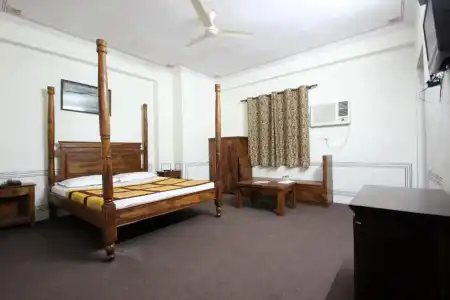Raghuraj Palace - 83