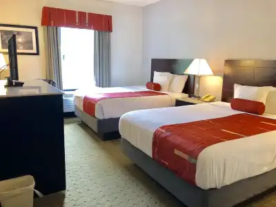 Days Inn & Suites by Wyndham Lakeland - 72