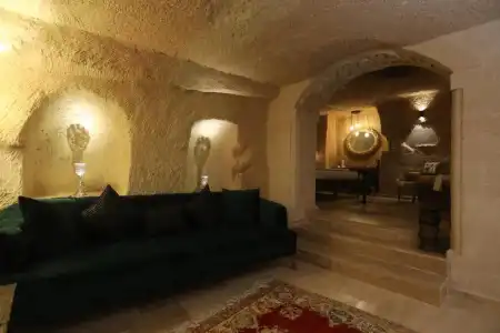 Misty Cave - 105