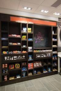 Hampton Inn and Suites Tulsa Downtown - 11