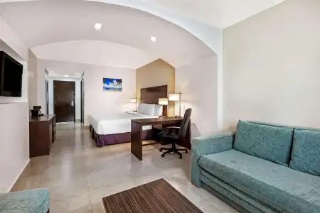 Wyndham Garden Cancun Downtown - 4