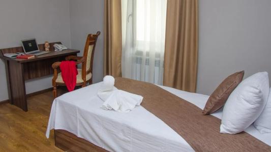 Jipek Joli Inn - 13