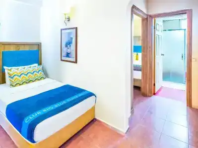 Club Big Blue Suit - All Inclusive - 69
