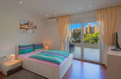 Montelux Apartments - 26