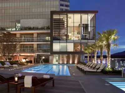 Fairmont Pacific Rim - 19