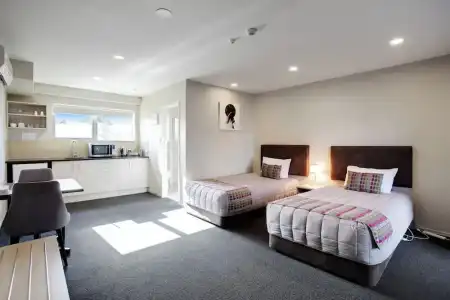 Ellerslie Palms Motel - 75