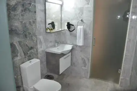 Piyes Otel - 76