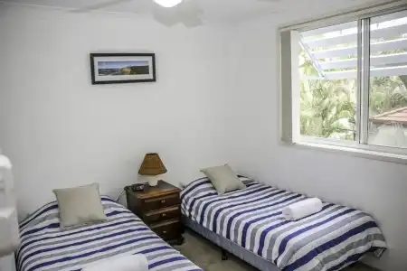 Surfers Beach Holiday Apartments - 25