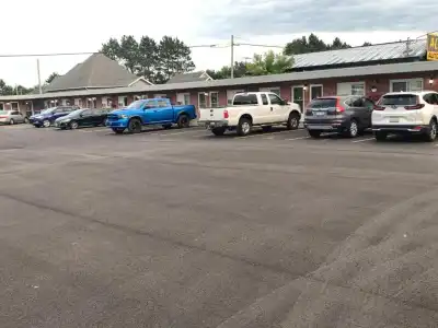 Trunk Road Motel - 10