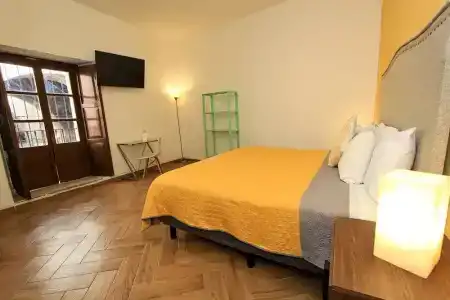 Casa Universidad - 100