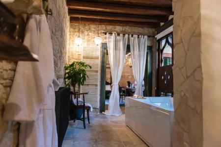 Oinou Strata - Adults Only - 20