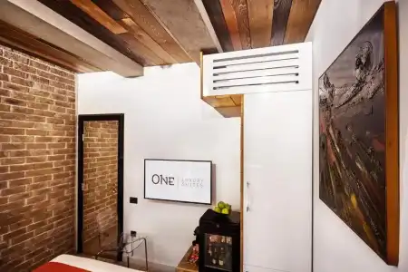 One Luxury Suites - 29