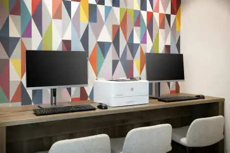 Hampton by Hilton - 25