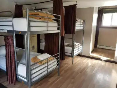 Banff International Hostel - 20