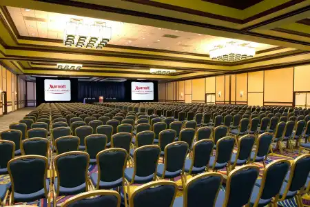 Los Angeles Airport Marriott - 11