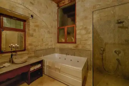 Taru Cave Suites - 144