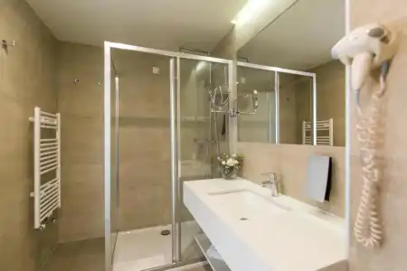 Romana Beach Apartments - 7