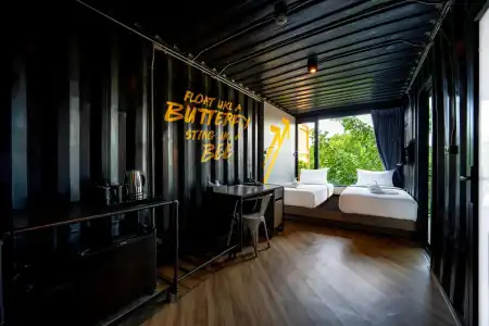 Hivetel Phuket - 1