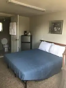 Hillside Motel - 46