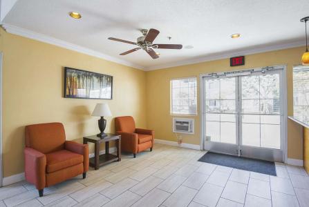 Hampton Inn Fresno Airport - 13