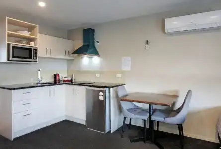 Ellerslie Palms Motel - 22