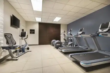 Embassy Suites Lincoln - 26