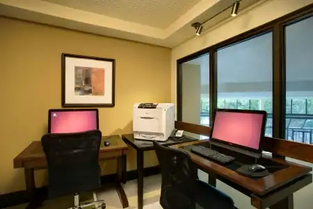 Marriott Greensboro Airport - 32