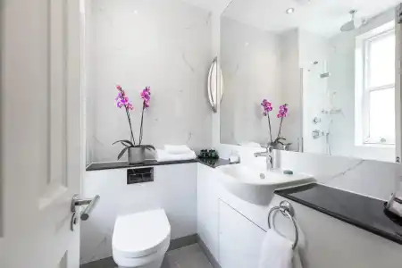 Gem Langham Court - 8