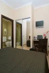 E H Suites Rome Airport - 17