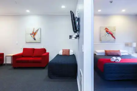 Aubyn Court Spa Motel - 82