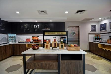 Hampton Inn NY-JFK - 36
