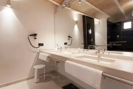 Bosch Boutique - 35