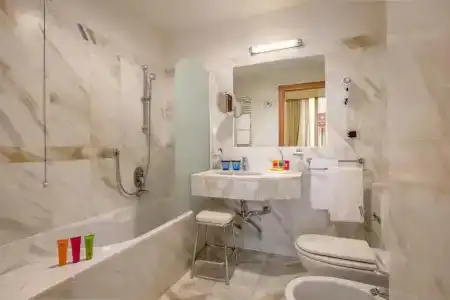 UNAs Empire Roma - 12