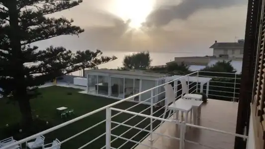 Room in B&B - Suitebeach bnb and Resort - 97