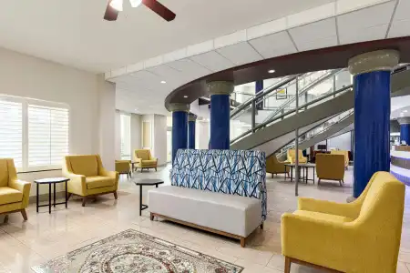 Holiday Inn Express and Suites Bakersfield Central by IHG - 36