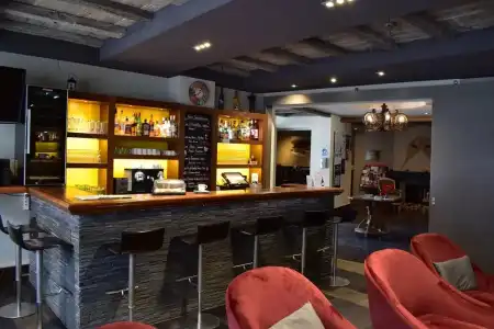 Central, Spa & Lounge Bar - 24