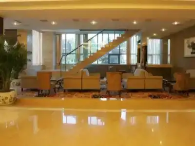 Starway (Zhengzhou East Railway Station Dongfeng South Road) - 1