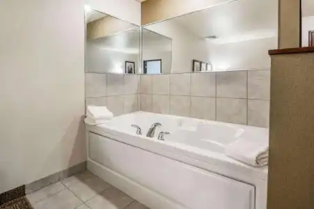 Comfort Suites at Par 4 Resort - 48