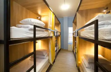 Bee Station - Hostel - 56