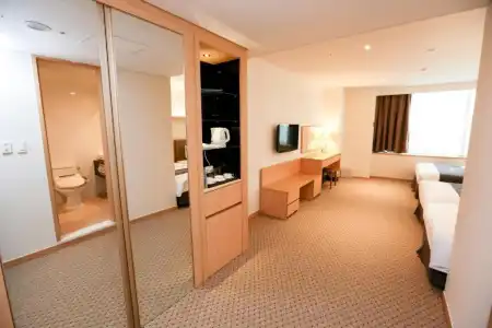 Venue G - 63