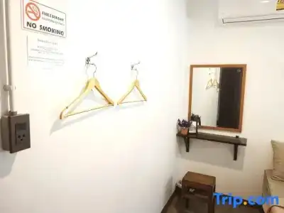 Feel Good Bangkok Hostel - 83