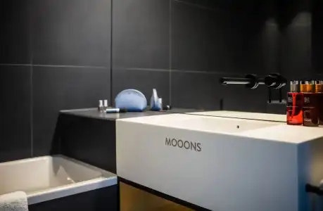 MOOONS - 8