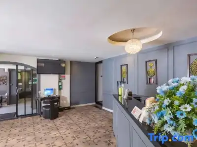 V Vajira - 16