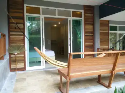 Benjamin Hut - 7